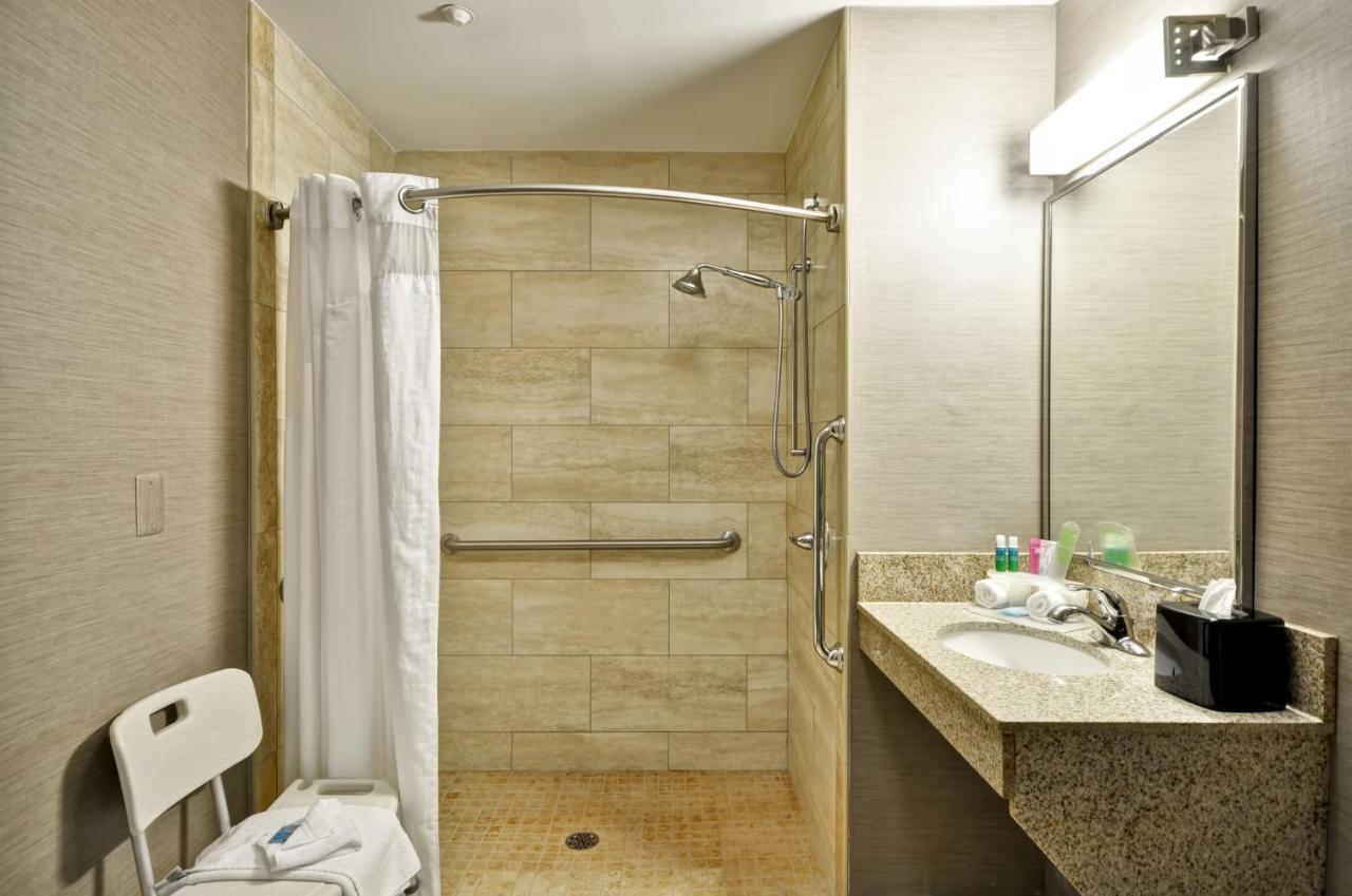 Holiday Inn Express Romulus / Detroit Airport By Ihg Экстерьер фото