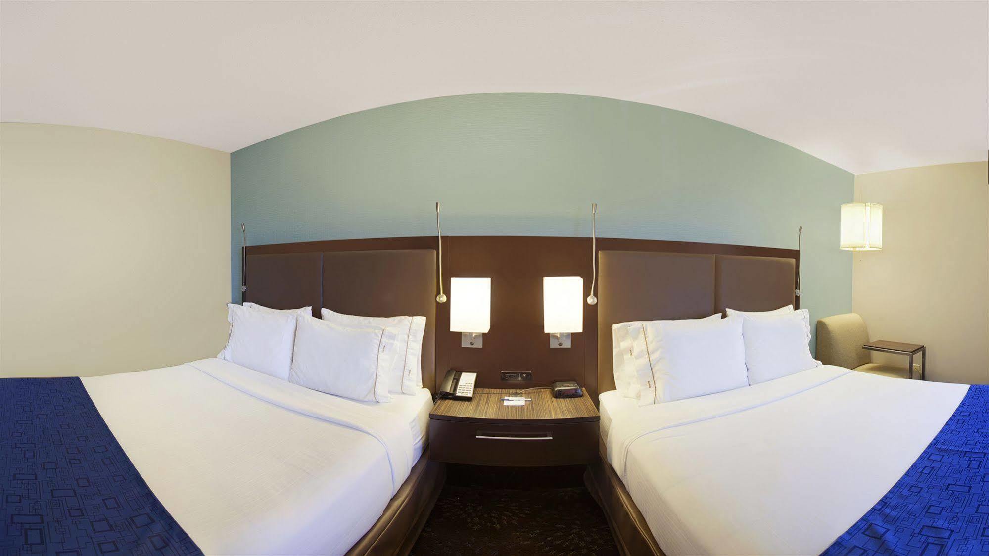 Holiday Inn Express Romulus / Detroit Airport By Ihg Экстерьер фото