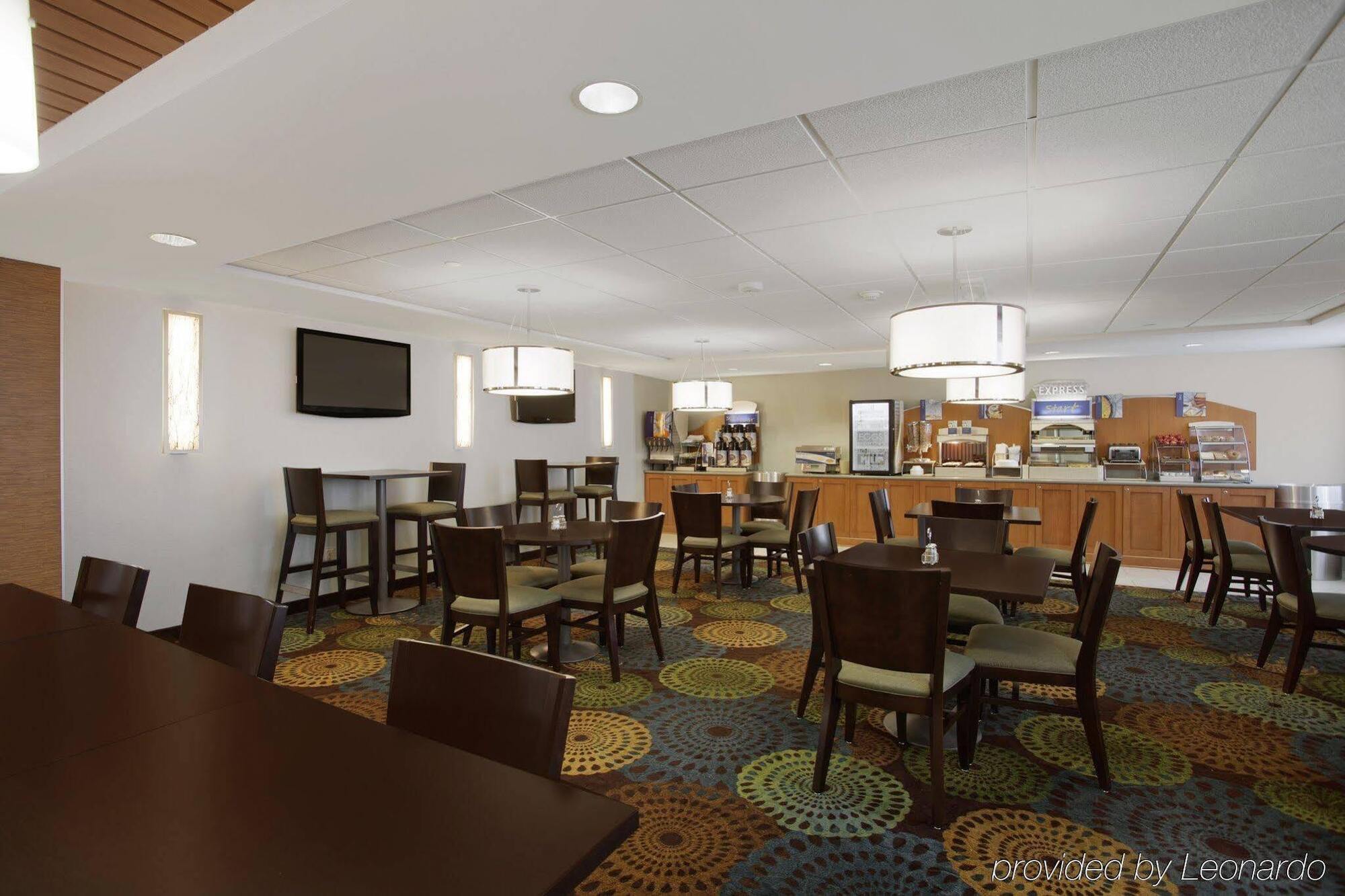 Holiday Inn Express Romulus / Detroit Airport By Ihg Экстерьер фото