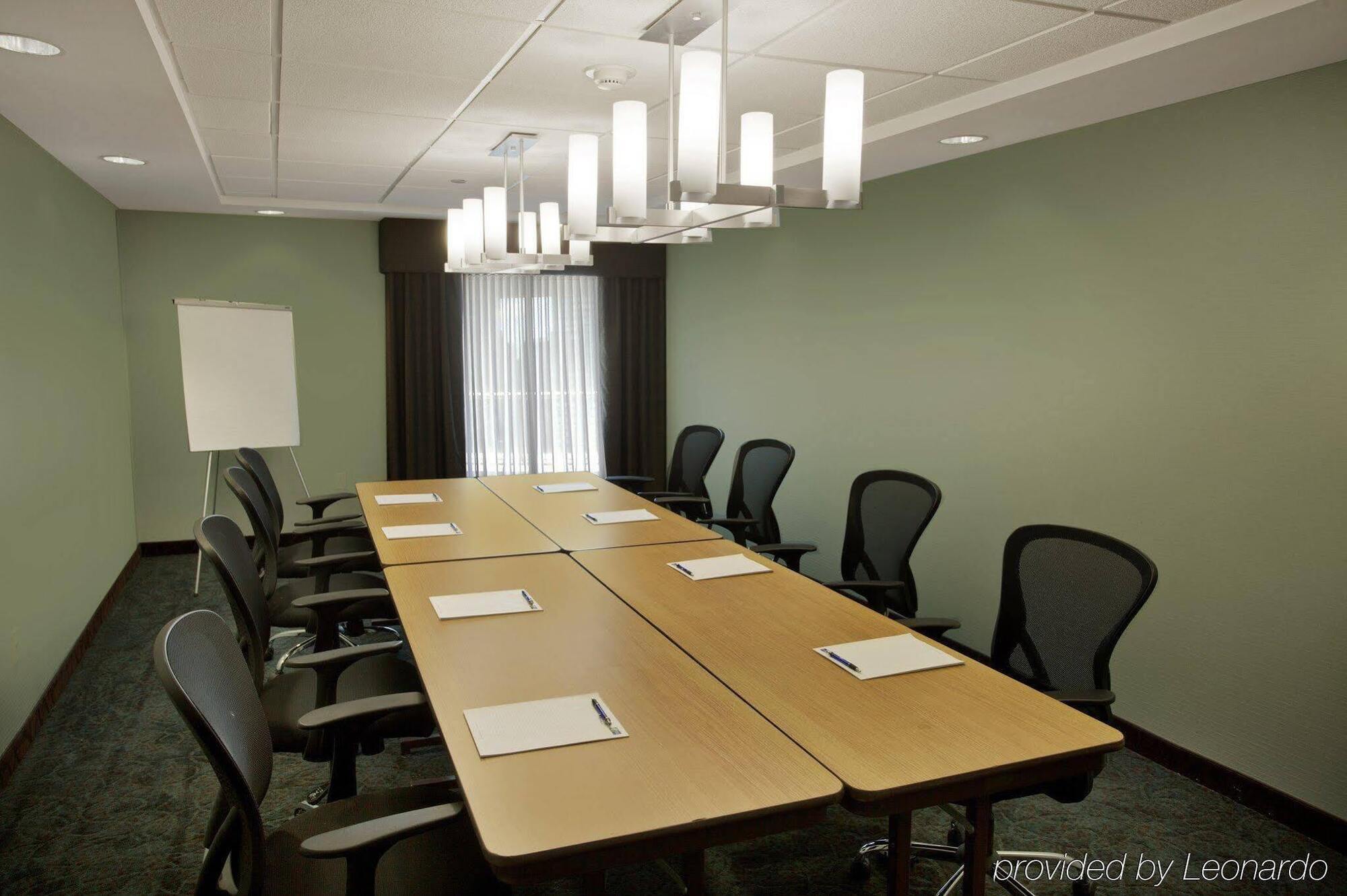 Holiday Inn Express Romulus / Detroit Airport By Ihg Экстерьер фото
